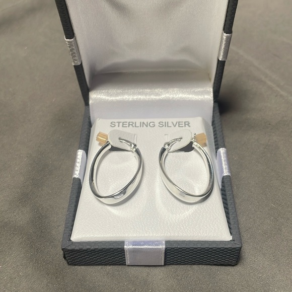 Silver Hoop Earrings never warn - Picture 1 of 3